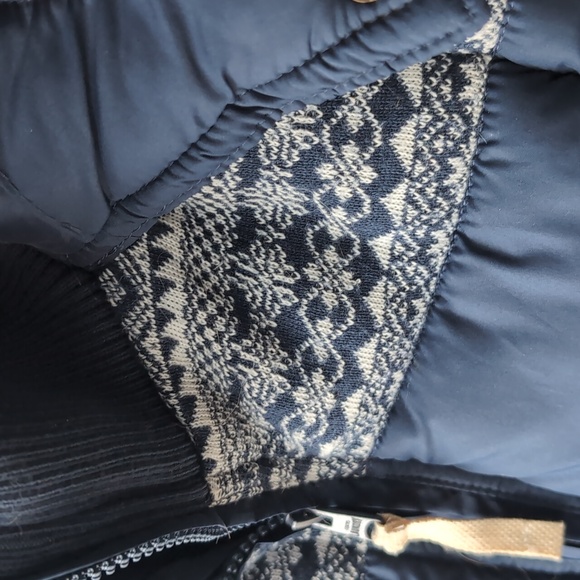 Tokyo Laundry Puffer Vest, faux fur Hood, size UK10 (medium, size 6-8 US) - Picture 2 of 7